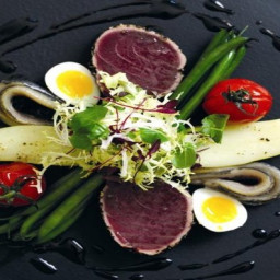 Peppered Tuna with Nicoise Salad