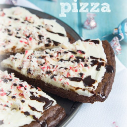 Peppermint Brownie Pizza