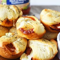 Pepperoni and Cheese Pizza Bombs
