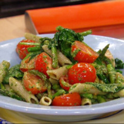 Pesto Pasta with Spinach, Asparagus, and Cherry Tomatoes