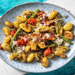 Pesto & Sun-Dried Tomato Gnocchi with Roasted Tomatoes and Tenderstem Brocc