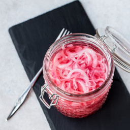 Pickled Red Onions - Easy, Quick, 5 minutes hands on! | with video