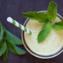 pineapple, mint and banana smoothie