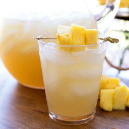 pineapple-rum-punch-1690473.jpg