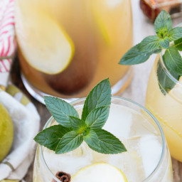 Pitcher Drink Recipe: Spiced Pear & Ginger Cocktail