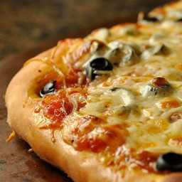 pizza-crust-and-sauce-1944205.jpg