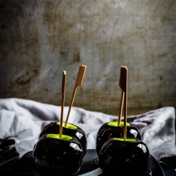 Poison toffee apples