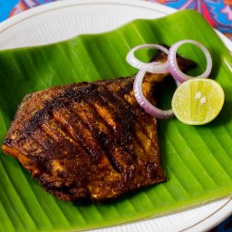 Pomfret Fish Fry or Vavval Meen Varuval Recipe