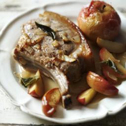 Pork chops with apples and cider