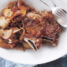 Pork Chops with Apples and Onions