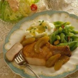 Pork Chops with Caramelized Apples