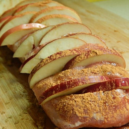 Pork tenderloin with apples, cinnamon and brown sugar