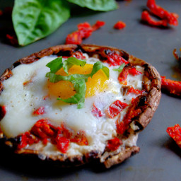 Portobello Baked Eggs with Sundried Tomatoes and Goat Cheese