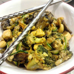 Portobello Broccoli Stir-Fry with Zoodles and Cashews Recipe