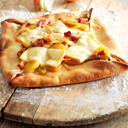 Potato, bacon and raclette cheese pizza