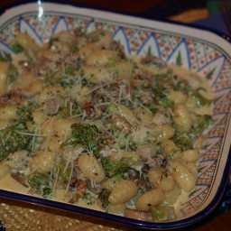 Potato Gnocchi with Roasted Broccoli, Mushrooms and Walnuts - {Meatless Mon
