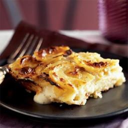 potato-gratin-with-goat-cheese-and-garlic-1335131.jpg