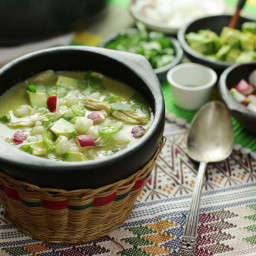 pozole-verde-de-pollo-green-mexican-hominy-and-chicken-soup-recipe-2150670.jpg