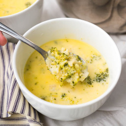 Pressure Cooker 5 Ingredient Broccoli Cheese Soup