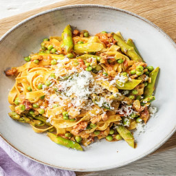 Pronto Pasta Amatriciana with Pancetta, Tagliatelle Noodles, and Asparagus