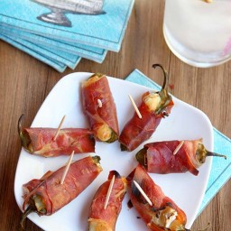 Prosciutto and Brie Jalapeño Poppers: 10 minute appetizer!