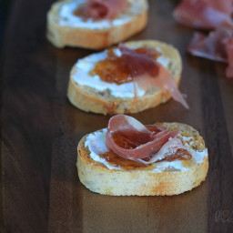 Prosciutto Fig & Goat Cheese Crostini {Holiday Appetizer}