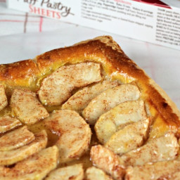 puff-pastry-apple-tart-2152221.jpg