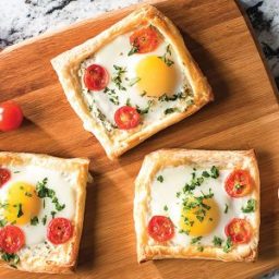puff-pastry-galettes-with-eggs-2365744.jpg