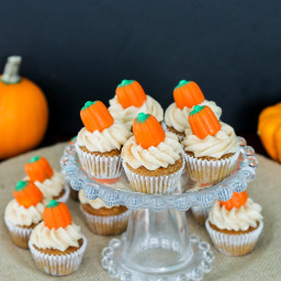 Pumpkin Carrot Cupcakes with Cinnamon Cream Cheese Frosting