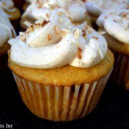 Pumpkin Chip CupCakes with Spiced Cream Cheese Frosting