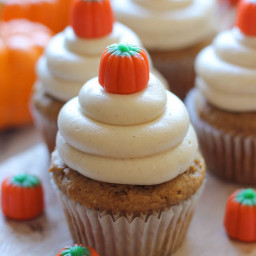 Pumpkin Cupcakes with Cinnamon Cream Cheese Frosting