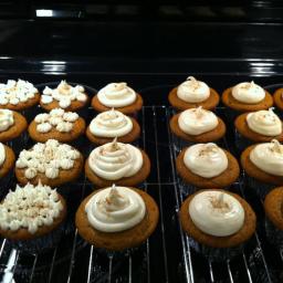 pumpkin-loafcupcakes-with-cream-che-4.jpg