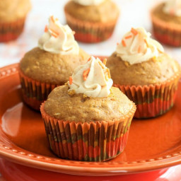 Pumpkin Muffins Filled With Spiced Marshmallow Cream
