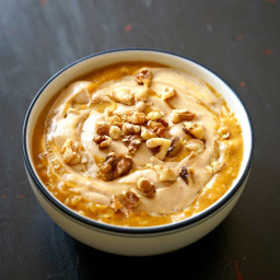 Pumpkin Spice Oatmeal with Vegan Maple Cream Cheese Swirl