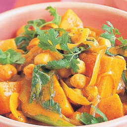 Pumpkin, spinach and chickpea curry