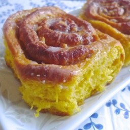 Pumpkin-Walnut Cinnamon Buns