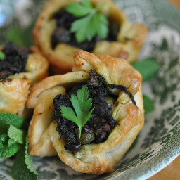 Qassatat with spinach, peas and anchovy