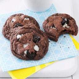 quadruple-chocolate-chunk-cookies-2806643.jpg