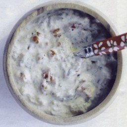 Curd sauce with sun dried tomatoes and basilicum