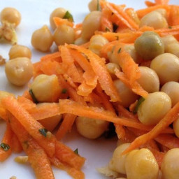 Quick and Easy Carrot and Chickpea Salad