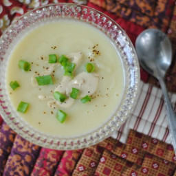 Quick and Easy Cauliflower Soup in the Instant Pot