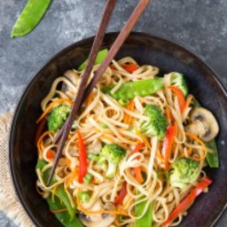 Quick and Easy Lo Mein {Instant Pot or Stovetop}