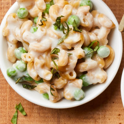 Quick Stovetop Mac and Cheese with Peas