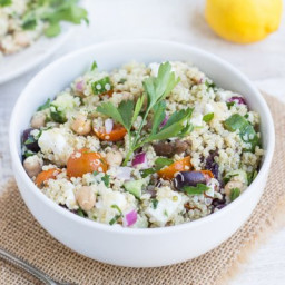 Quinoa Greek Salad with Chickpeas