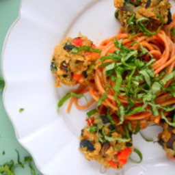 Quinoa, Spinach + Mushroom Meatballs (Vegan Option)