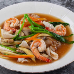Rad Na Seafood - Thai Wide Noodles in Gravy