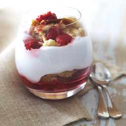 Raspberry and Tortas Parfait with Pomegranate Sauce