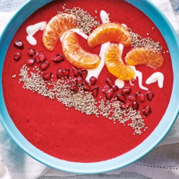 Raspberry smoothie bowl with pomegranate and clementine recipe