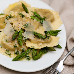 Ravioli with White Wine Butter Sauce and Asparagus