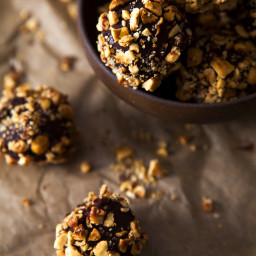 Raw Chocolate Hazelnut Bites